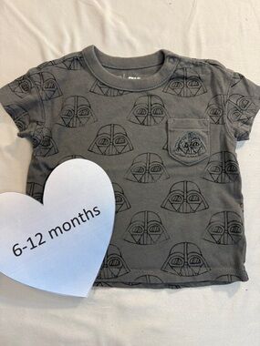 GAP - Star Wars - Darth  Vader short sleeve T-shirt. Size 6-12 months